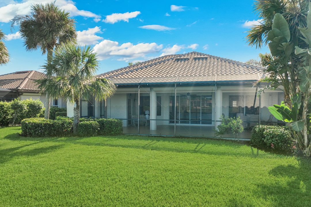 8737 Mustang Island Cir, Naples, FL 34113