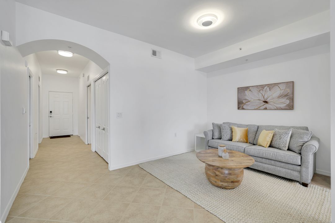 2717 Cypress Trace Cir #2717, Naples, FL 34119