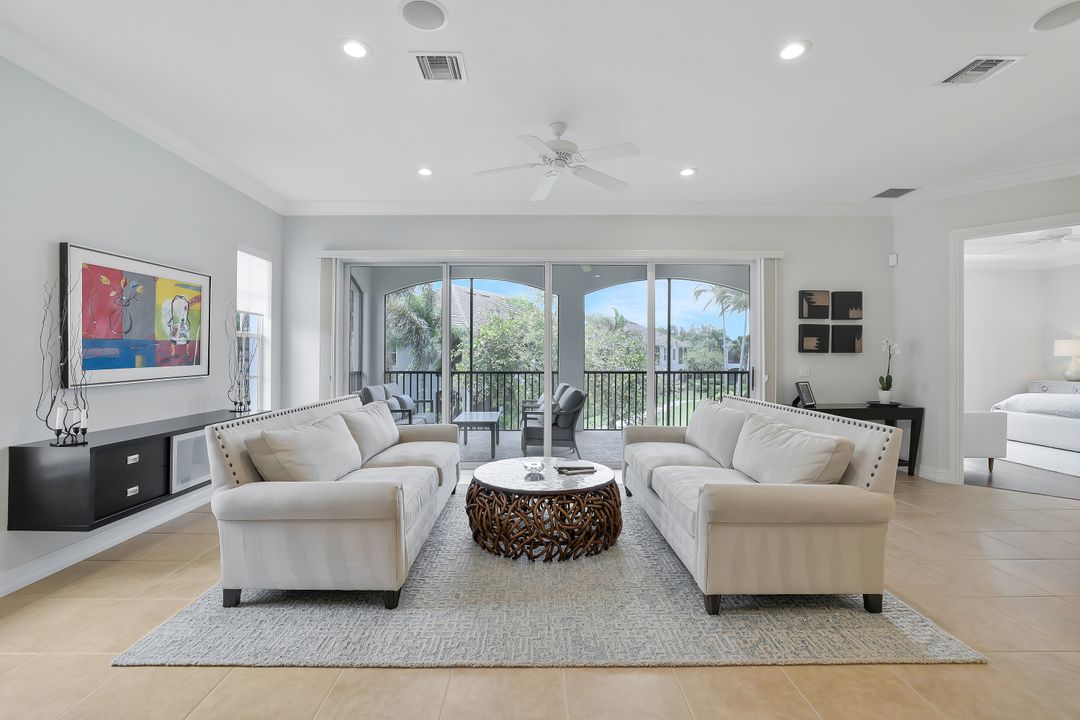 5030 Blauvelt Way #201, Naples, FL 34105
