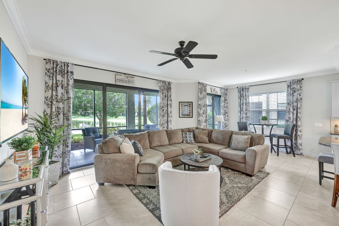 2133 Frangipani Cir #102, Naples, FL 34120