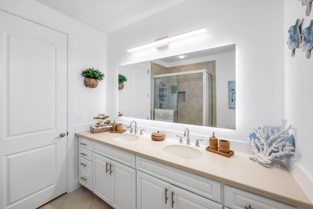 915 Pecten Ct, Sanibel, FL 33957