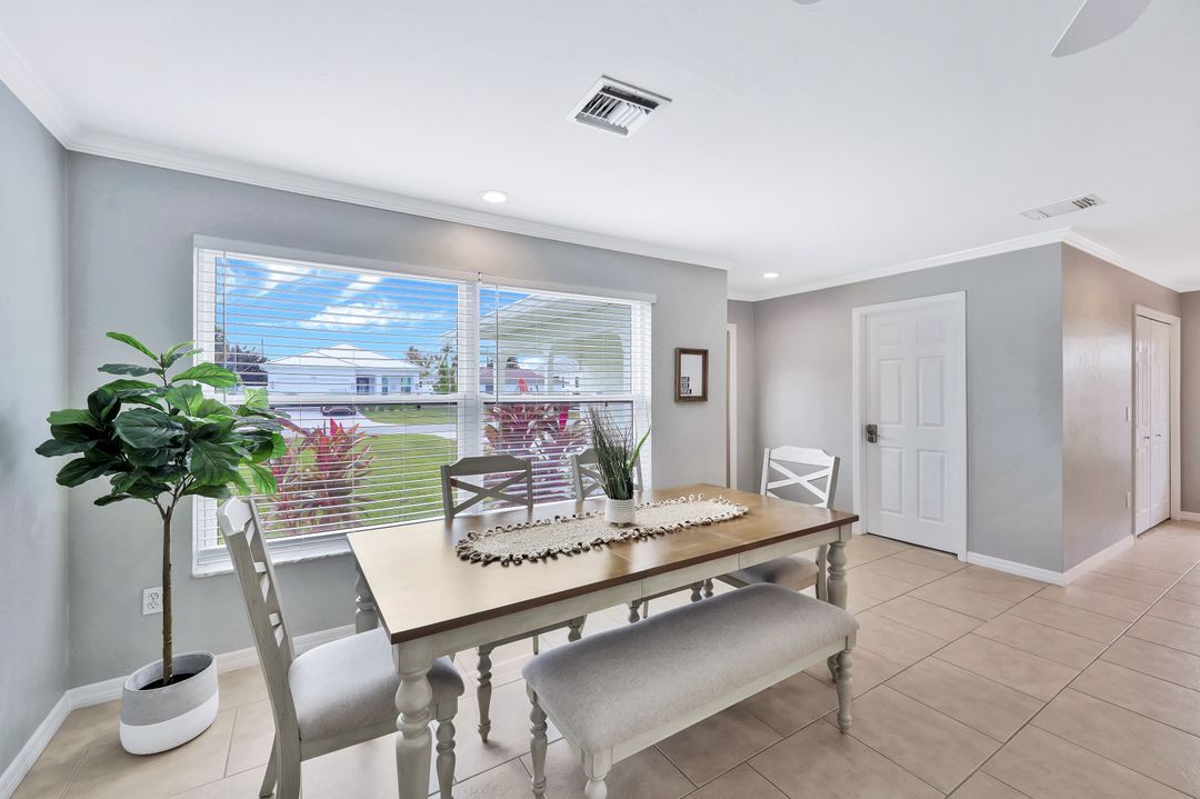 625 95th Ave N, Naples, FL 34108