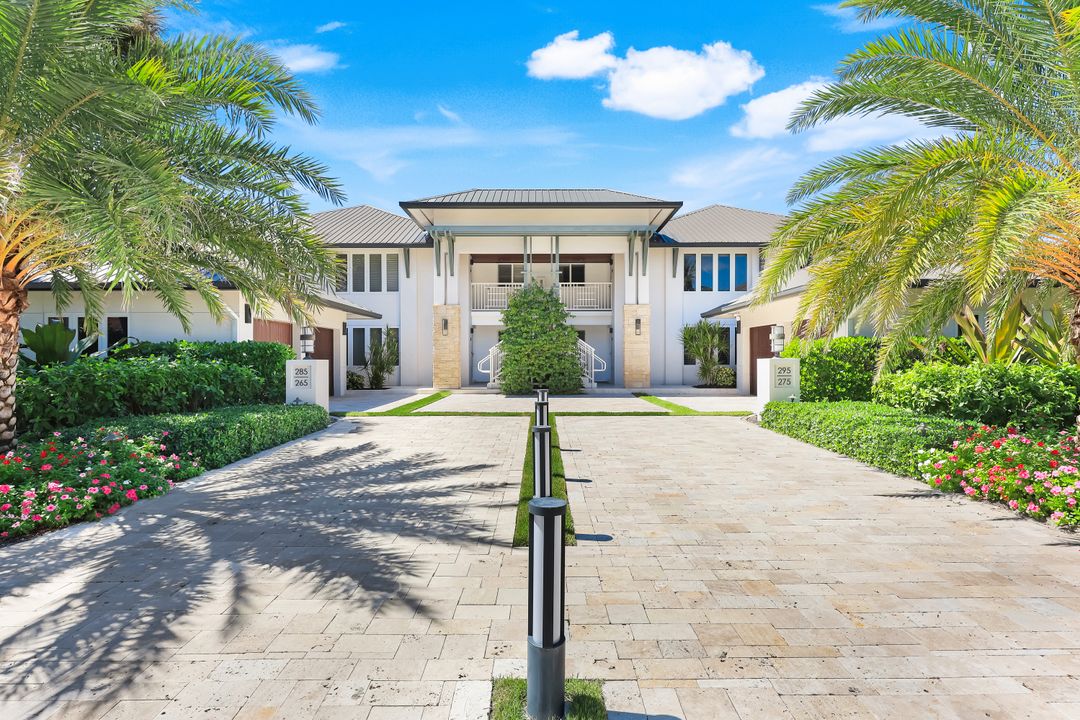 295 5th Ave S, Naples, FL 34102