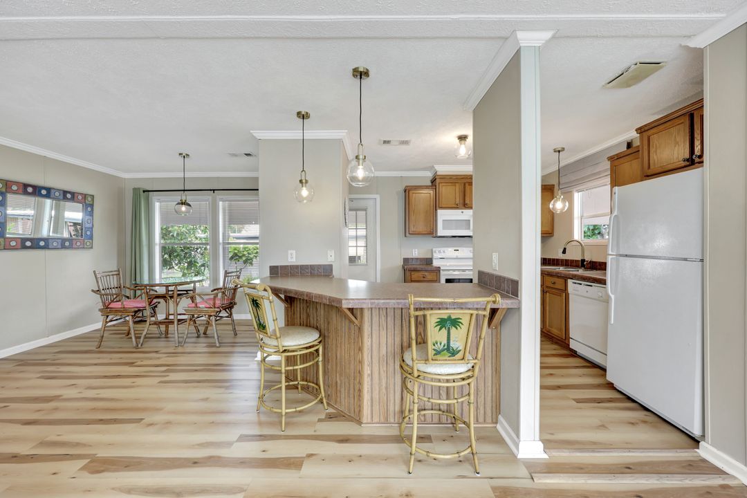 524 Menton Ln, Naples, FL 34112