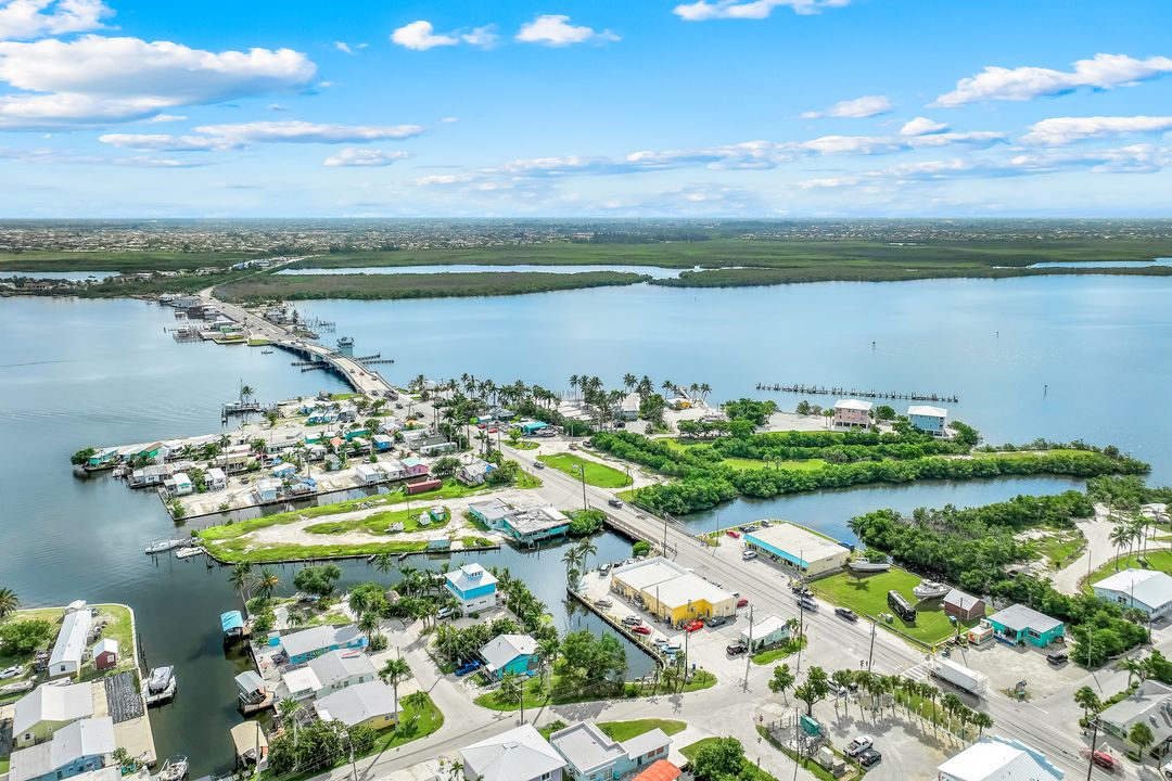 4547 Pine Island Rd, Matlacha, FL 33993