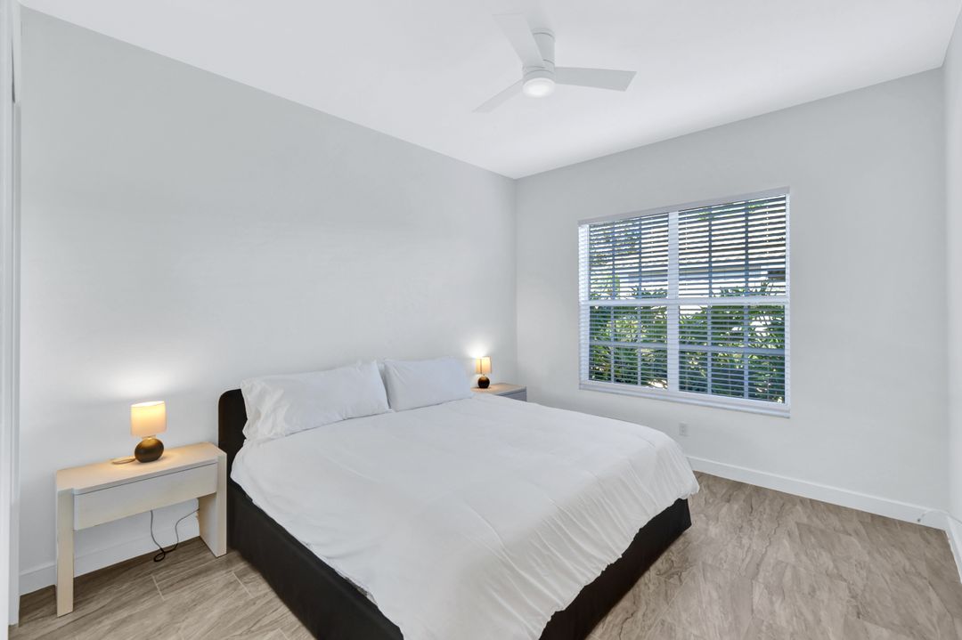 874 Wyndemere Way, Naples, FL 34105