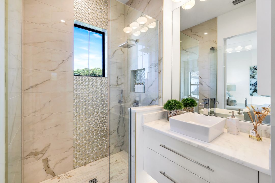 16320 Corsica Way #202, Naples, FL 34110