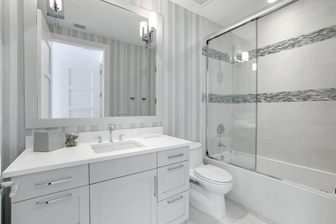382 12th Ave S #301, Naples, FL 34102