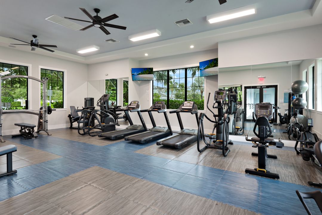 2542 Seychelles Dr #702, Naples, FL 34112