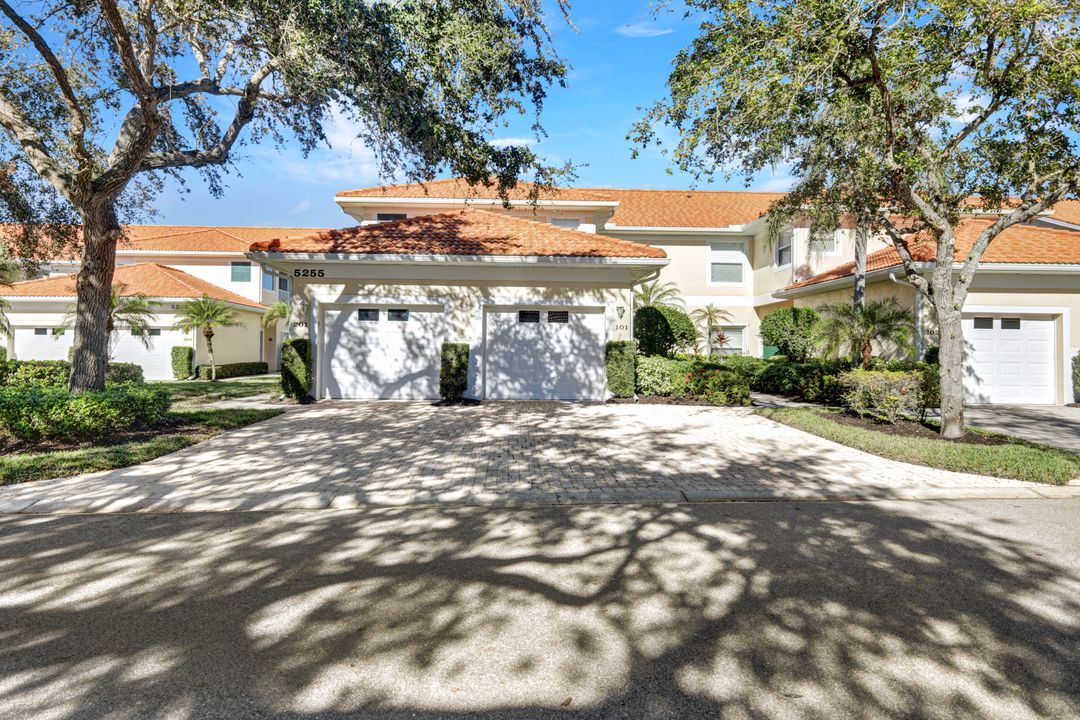5255 Birmingham Dr #101, Naples, FL 34110