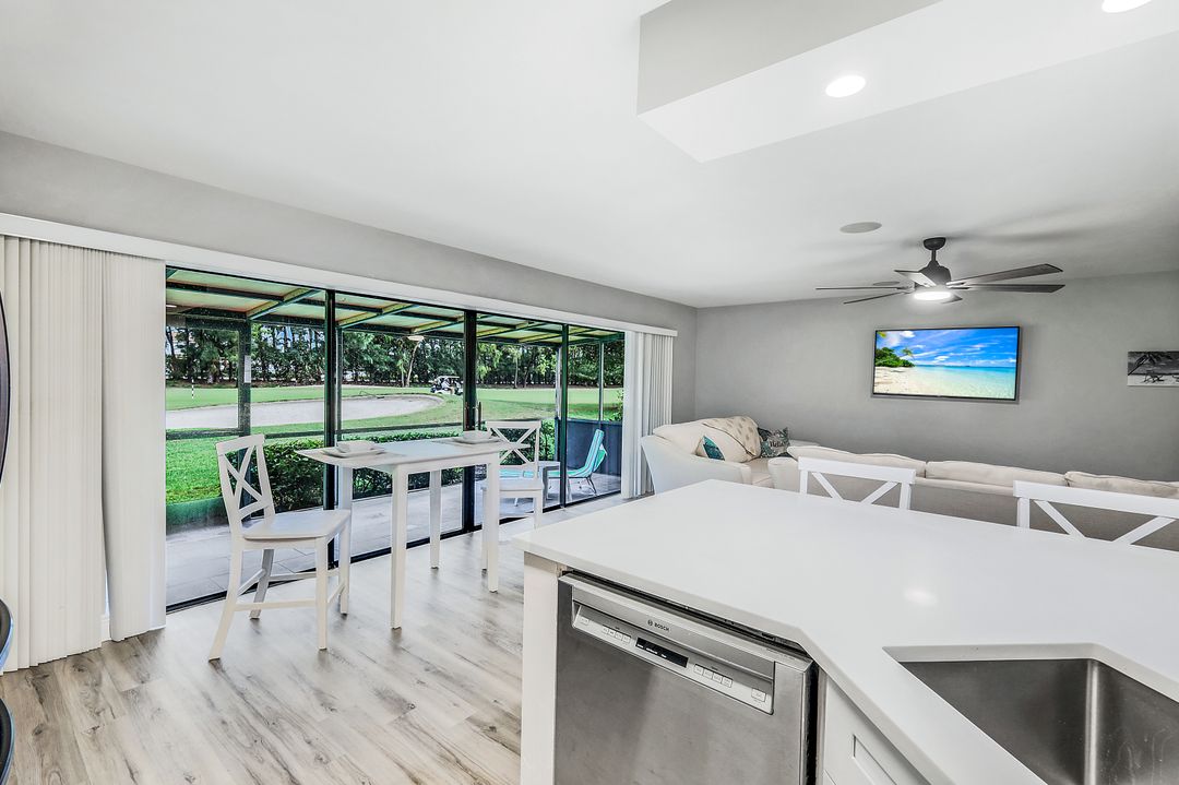 147 Forest Lakes Blvd #147, Naples, FL 34105