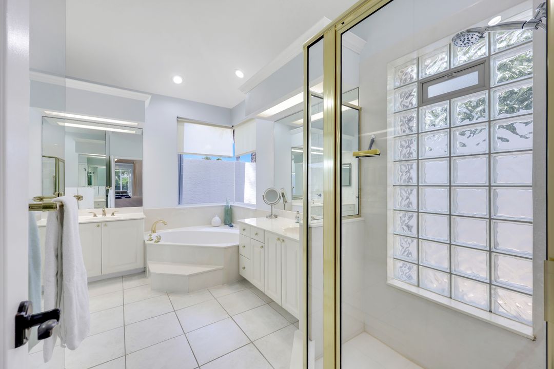 28901 Regis Ct, Bonita Springs, FL 34134