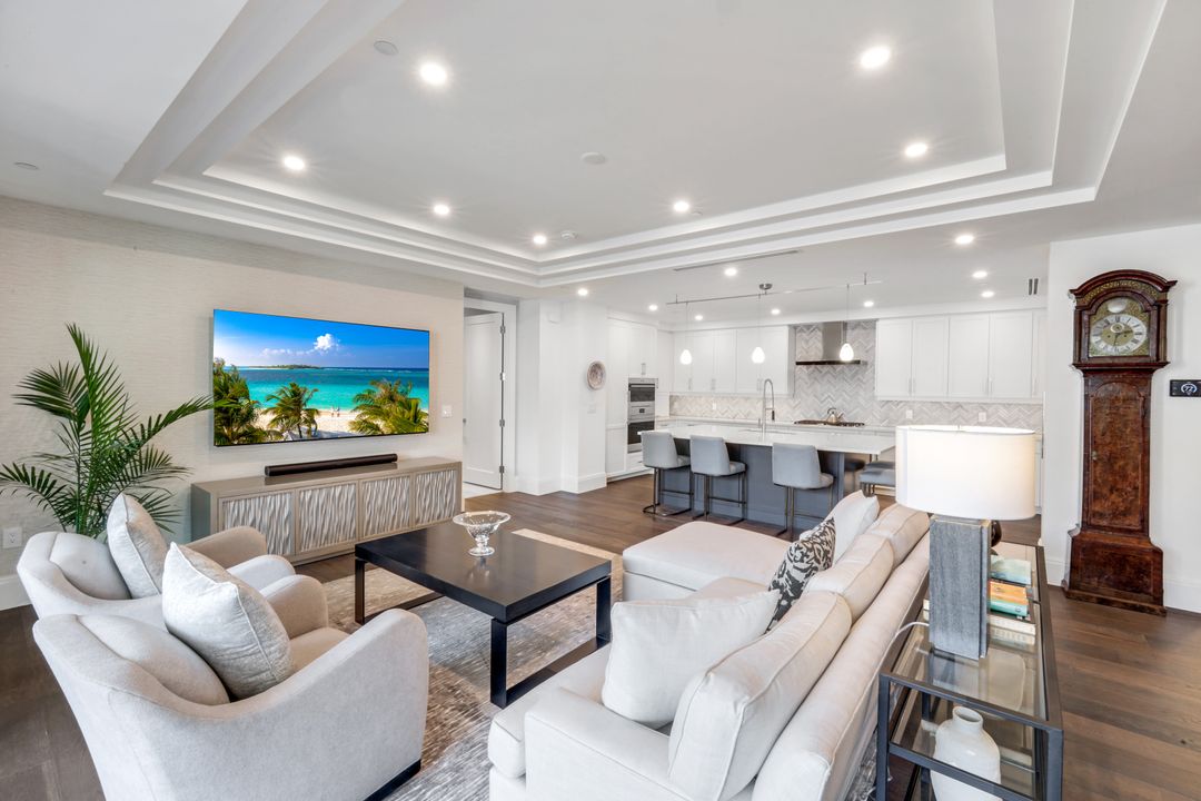 1130 3rd Ave S #405, Naples, FL 34102