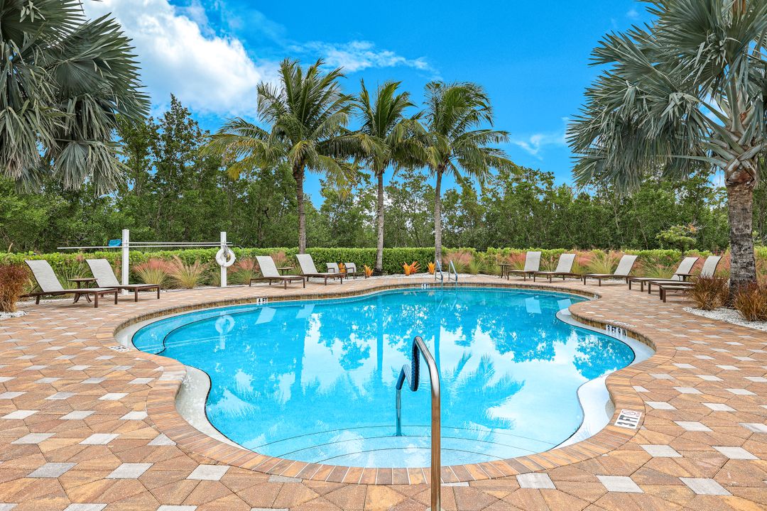 10436 Peso Del Rio Dr, Fort Myers, FL 33908