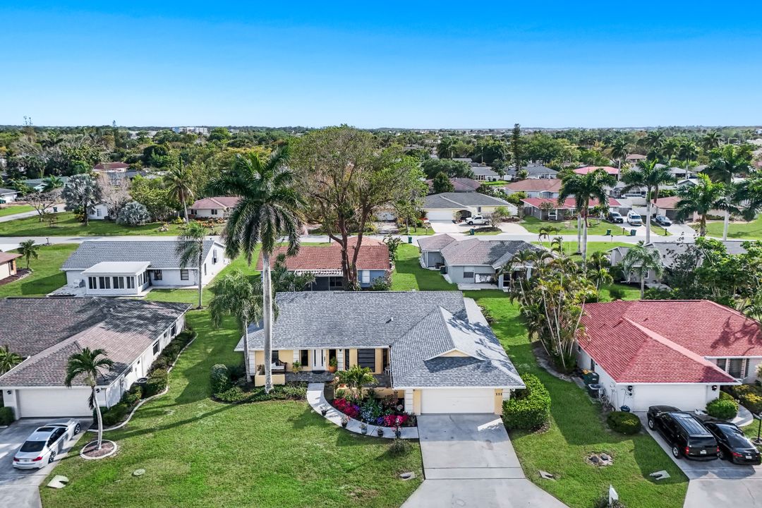 111 Blue Ridge Dr, Naples, FL 34112