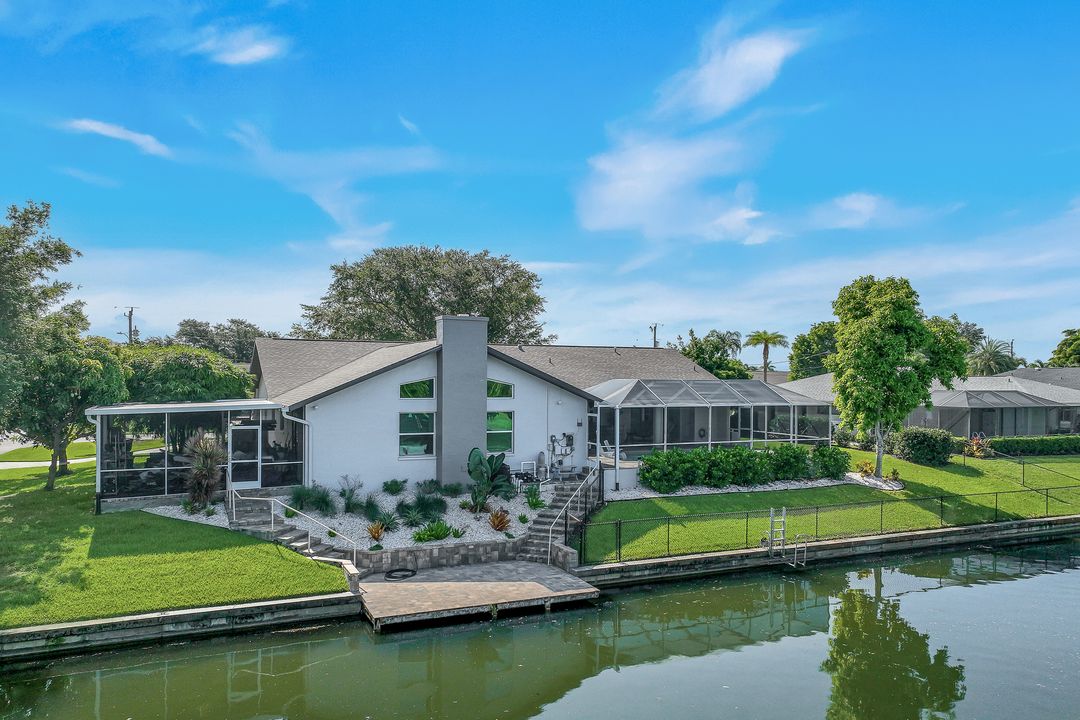 204 SE 20th Pl, Cape Coral, FL 33990