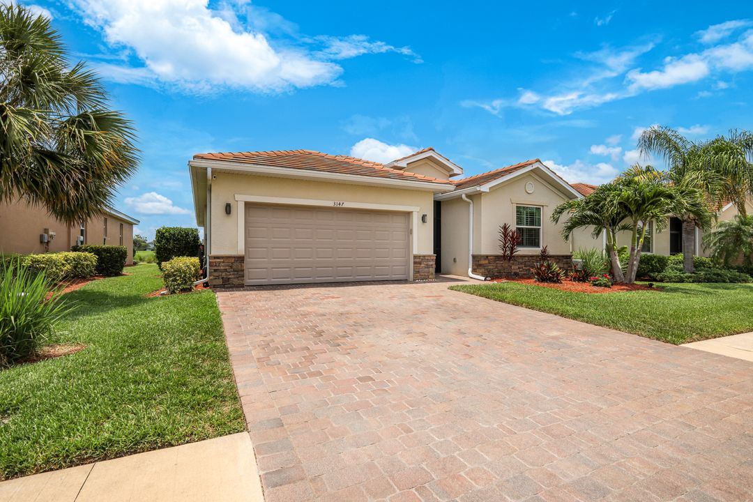 3147 Walnut Grove Ln, Alva, FL 33920
