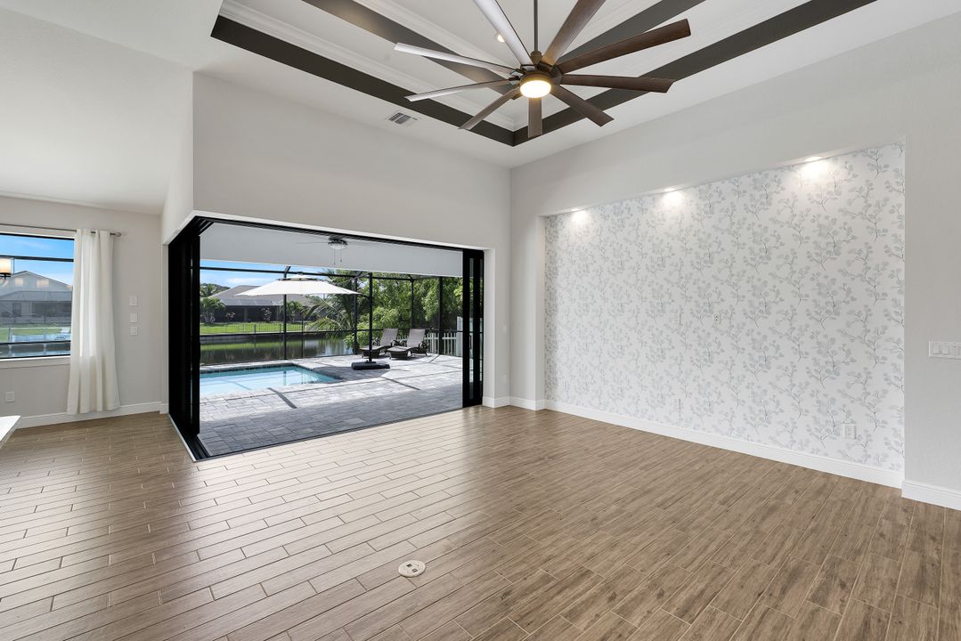 2126 NE 2nd St, Cape Coral, FL 33909