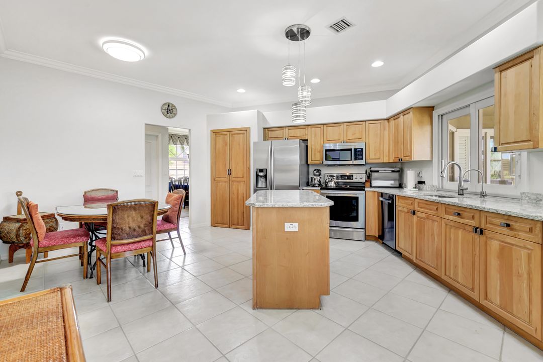 9471 Cedar Creek Dr, Bonita Springs, FL 34135