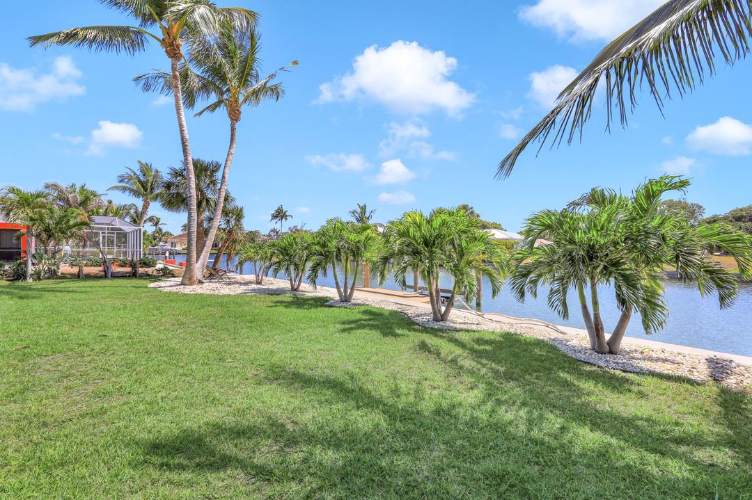 811 Wintergreen Ct, Marco Island, FL 34145