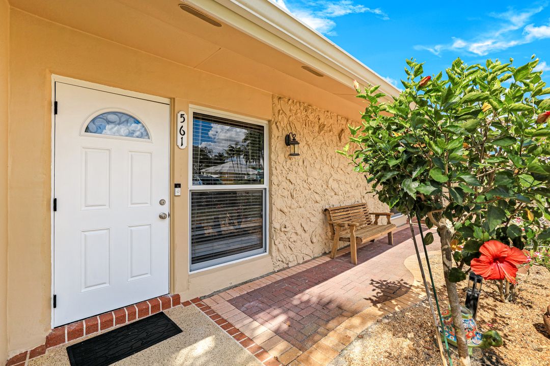 561 Palm View Dr, Naples, FL 34110