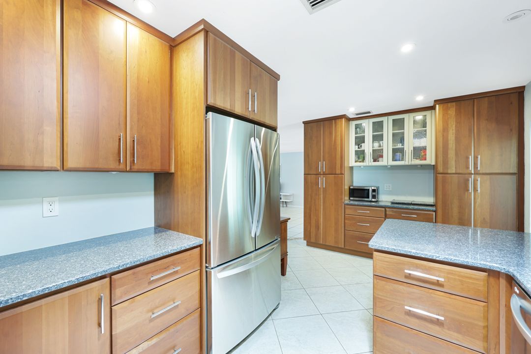 9863 Kentucky St, Bonita Springs, FL 34135