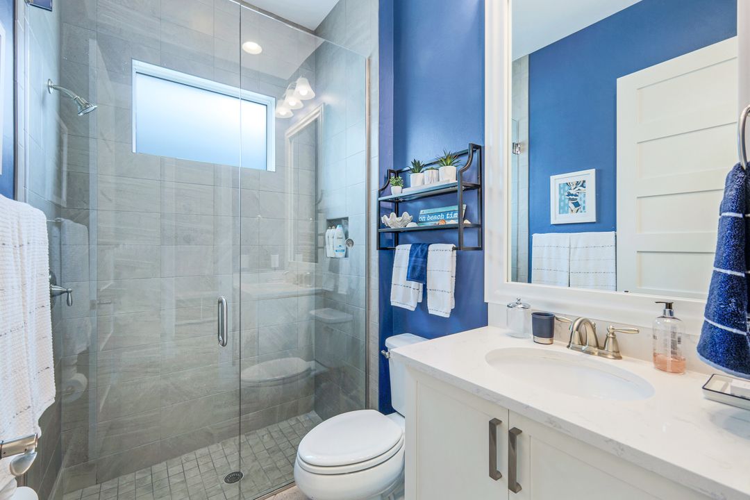 6323 Antigua Way, Naples, FL 34112