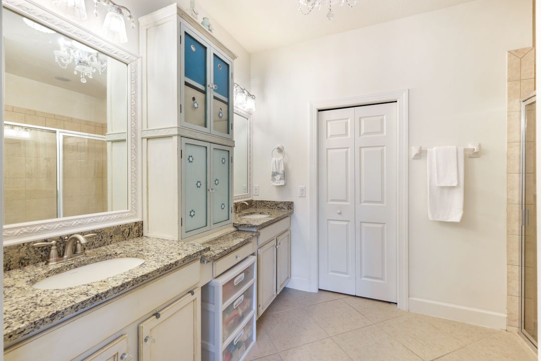 10436 Peso Del Rio Dr, Fort Myers, FL 33908