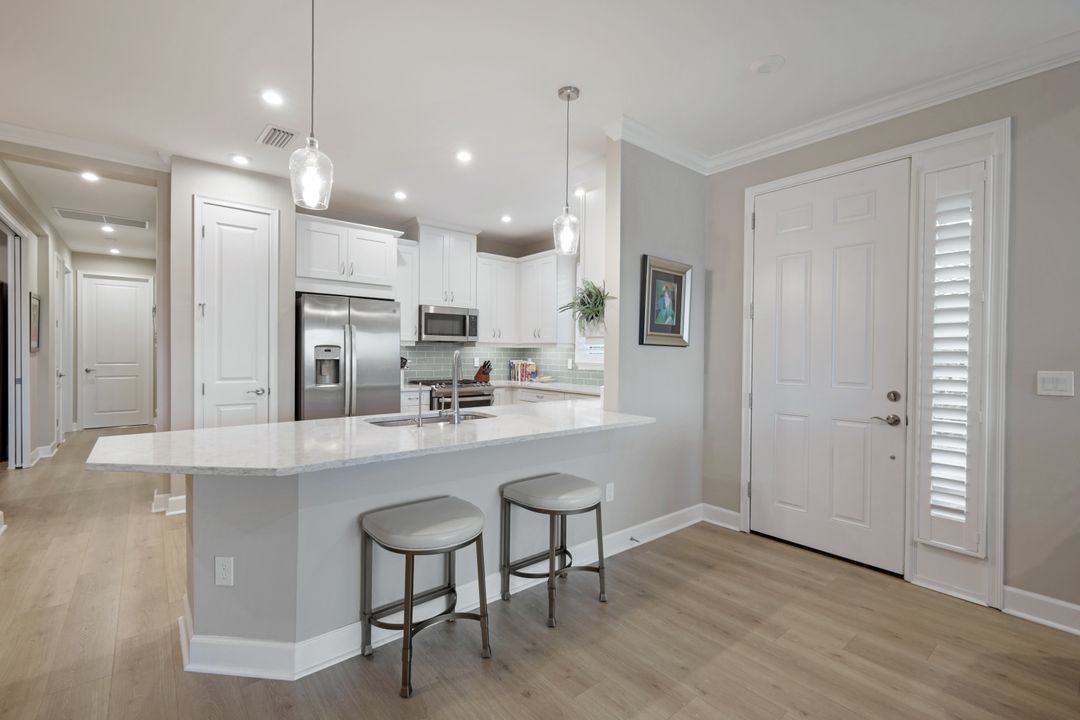 8033 Calle Canovas St, Naples, FL 34114