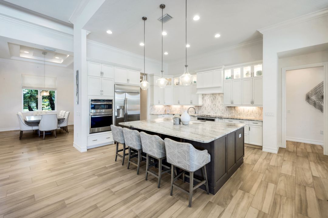 6259 Lightbourn Wy, Naples, FL 34113