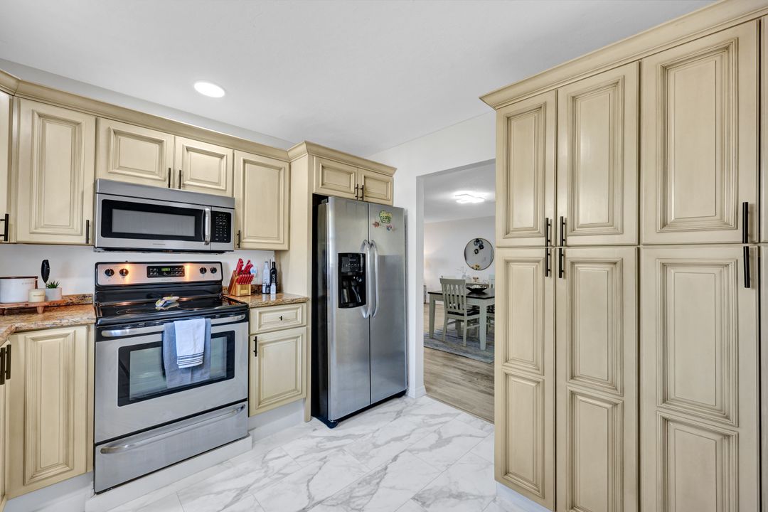 1599 Trafalgar Ln #C, Naples, FL 34116