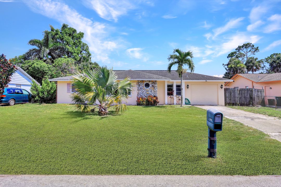 3950 Mohawk Pl, Naples, FL 34112