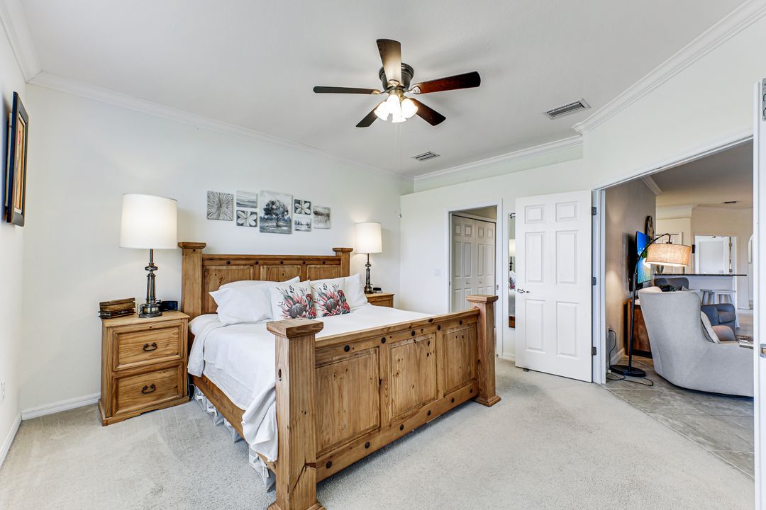 1427 Oceania Dr, Naples, FL 34113