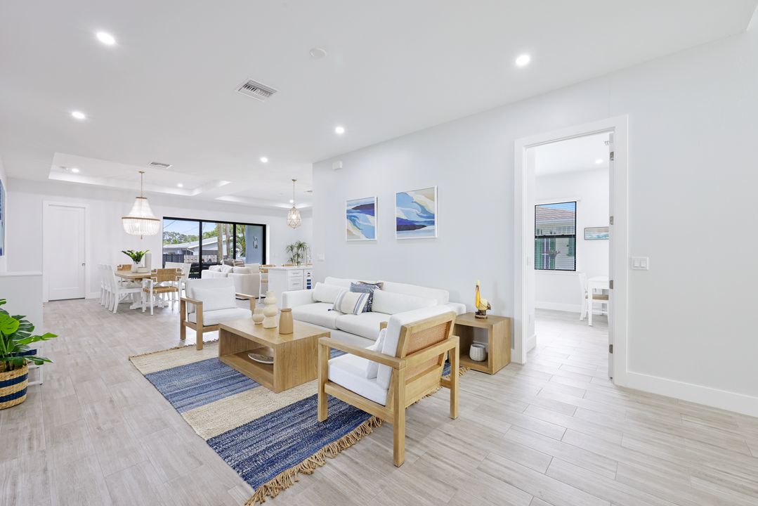 27 2nd St, Bonita Springs, FL 34134