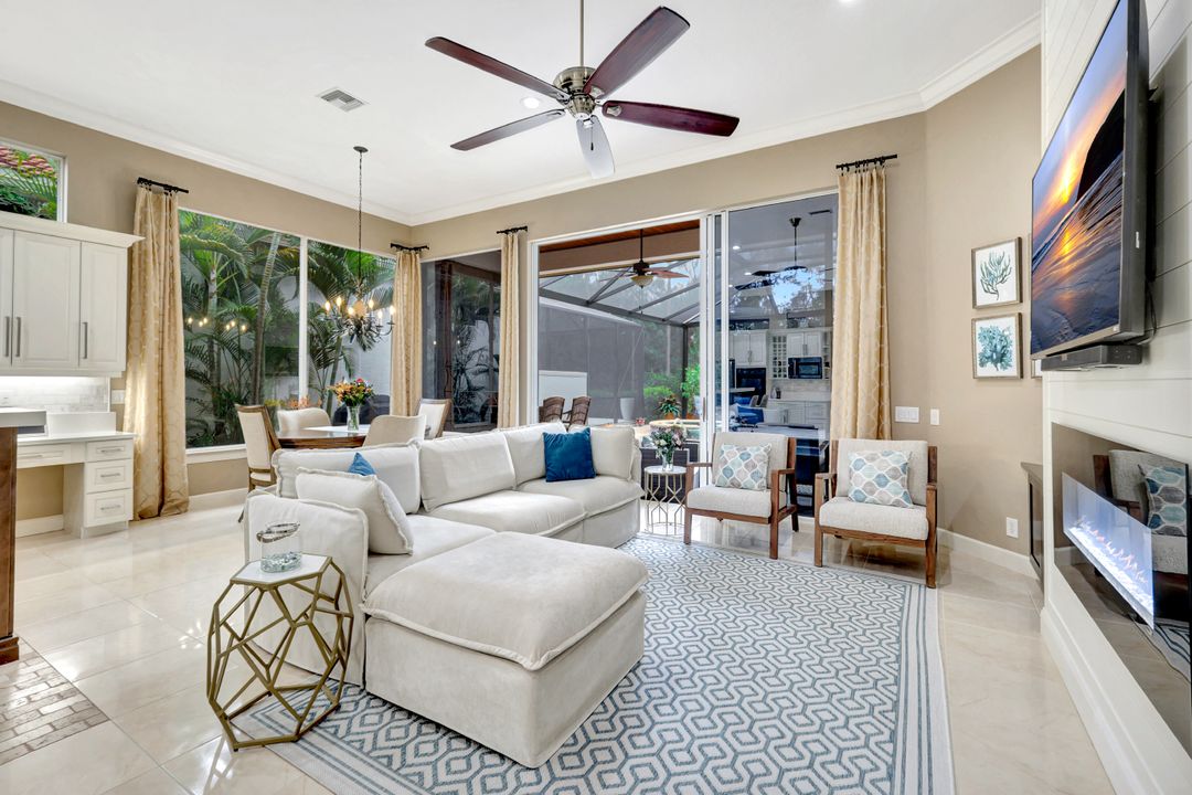 1282 Via Portofino, Naples, FL 34108