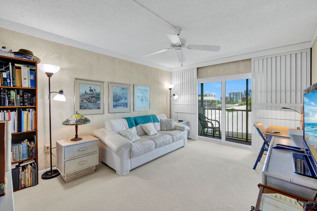 3200 Gulf Shore Blvd N #401, Naples, FL 34103
