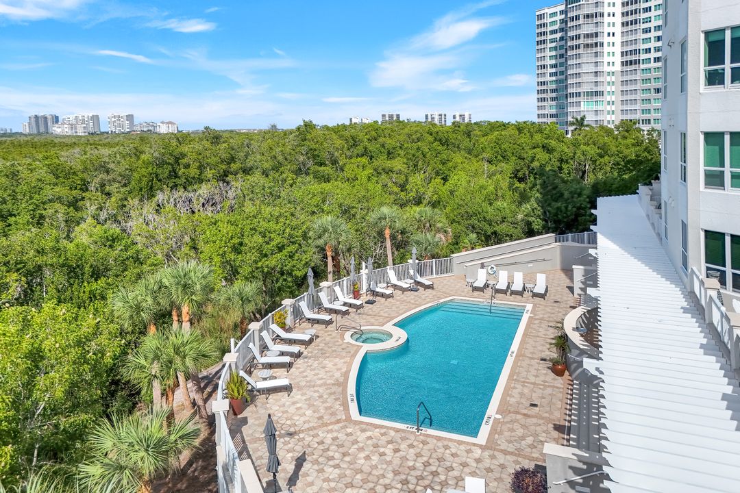 285 Grande Way #401, Naples, FL 34110