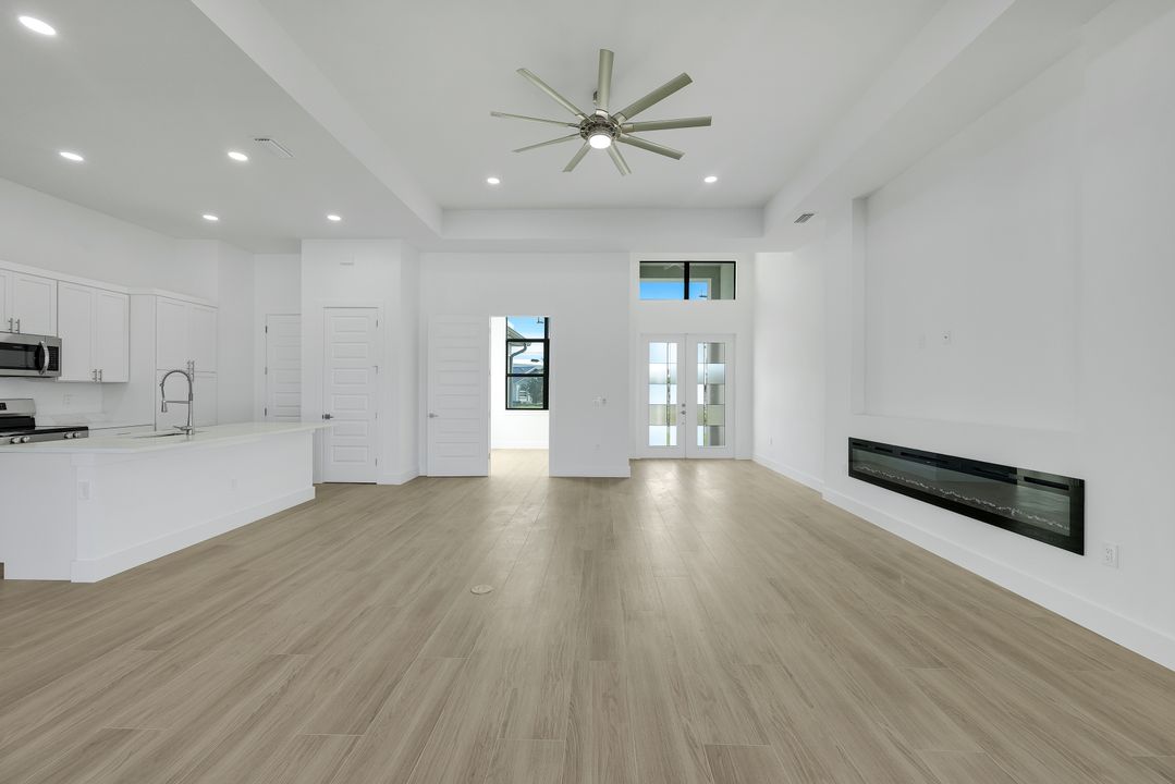 1600 NW 38th Ave, Cape Coral, FL 33993