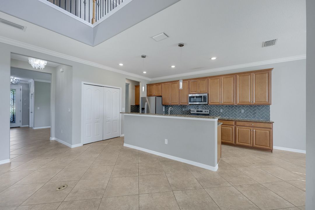 2262 Vermont Ln, Naples, FL 34120