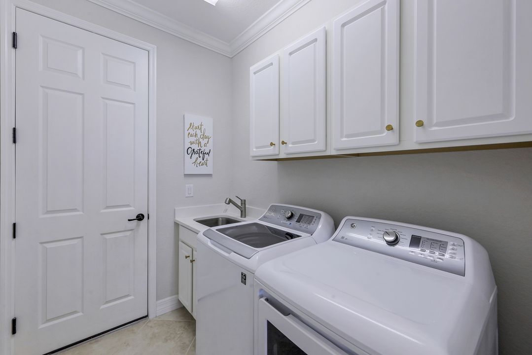 28066 Edenderry Ct, Bonita Springs, FL 34135