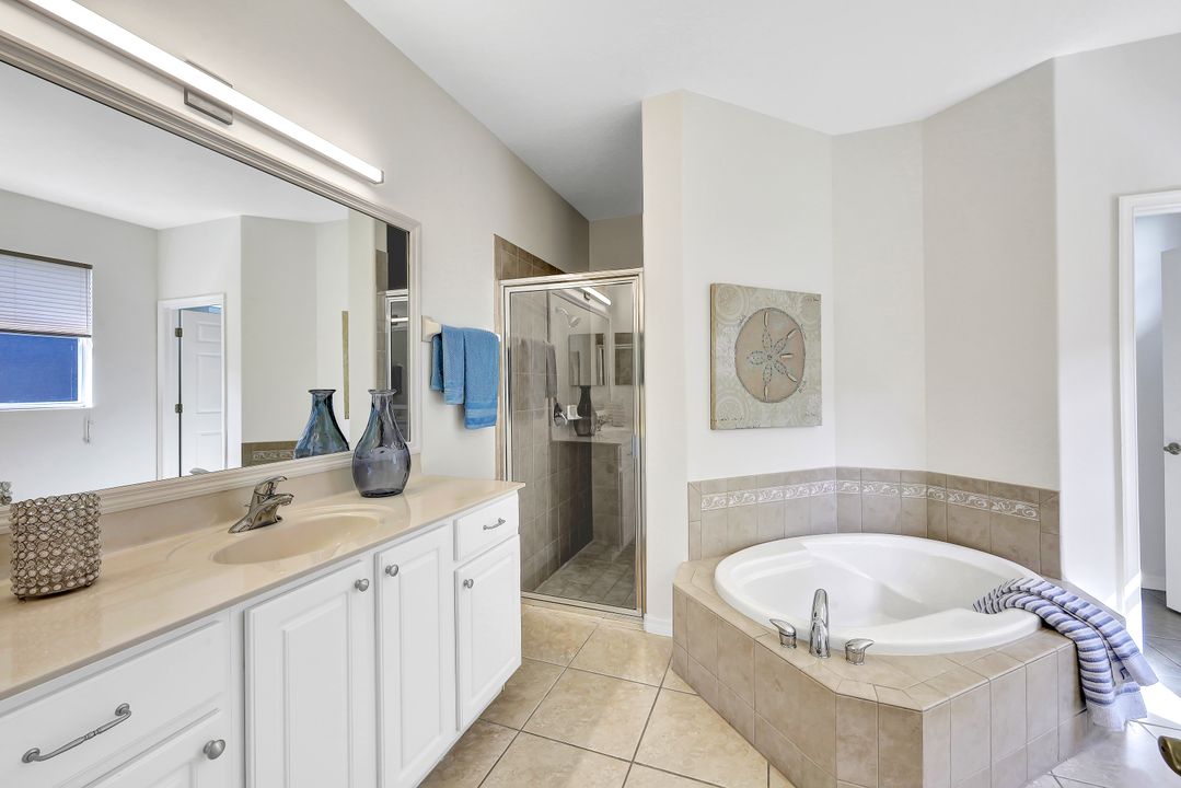 3967 Ruxton Rd, Naples, FL 34116