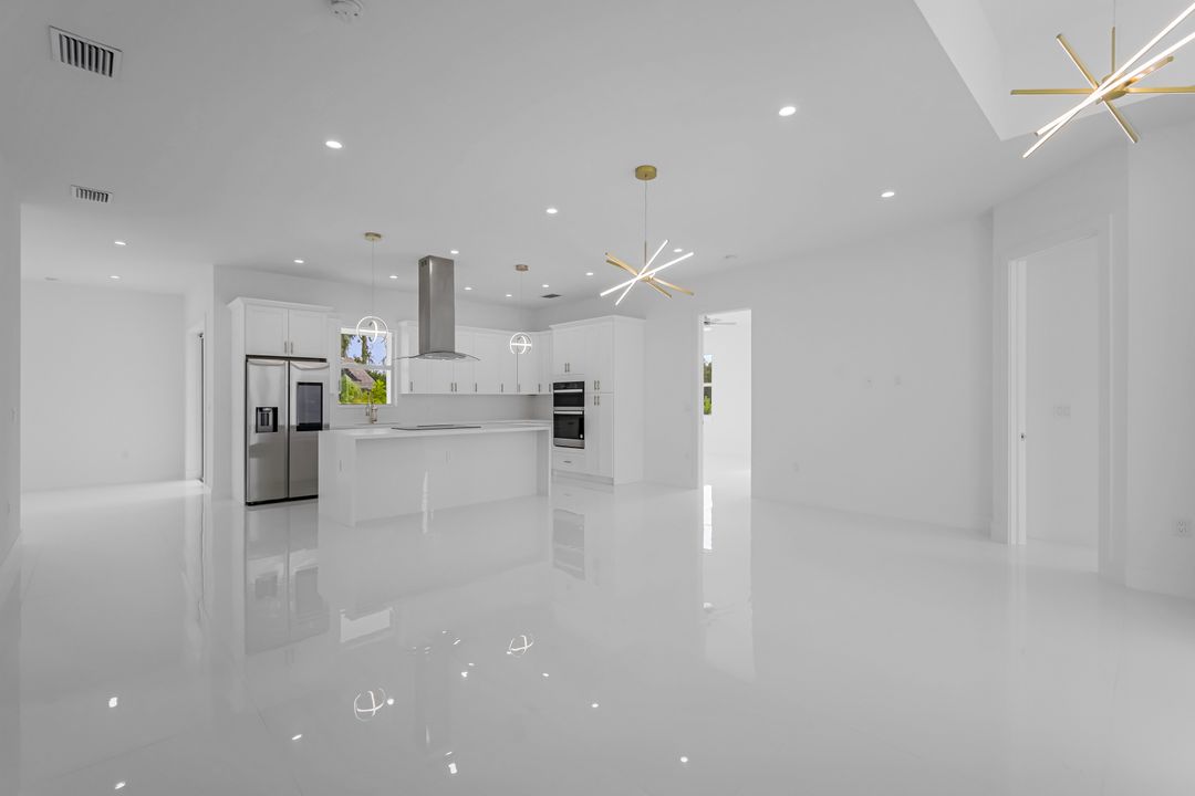 9107 Henry Rd, Fort Myers, FL 33967