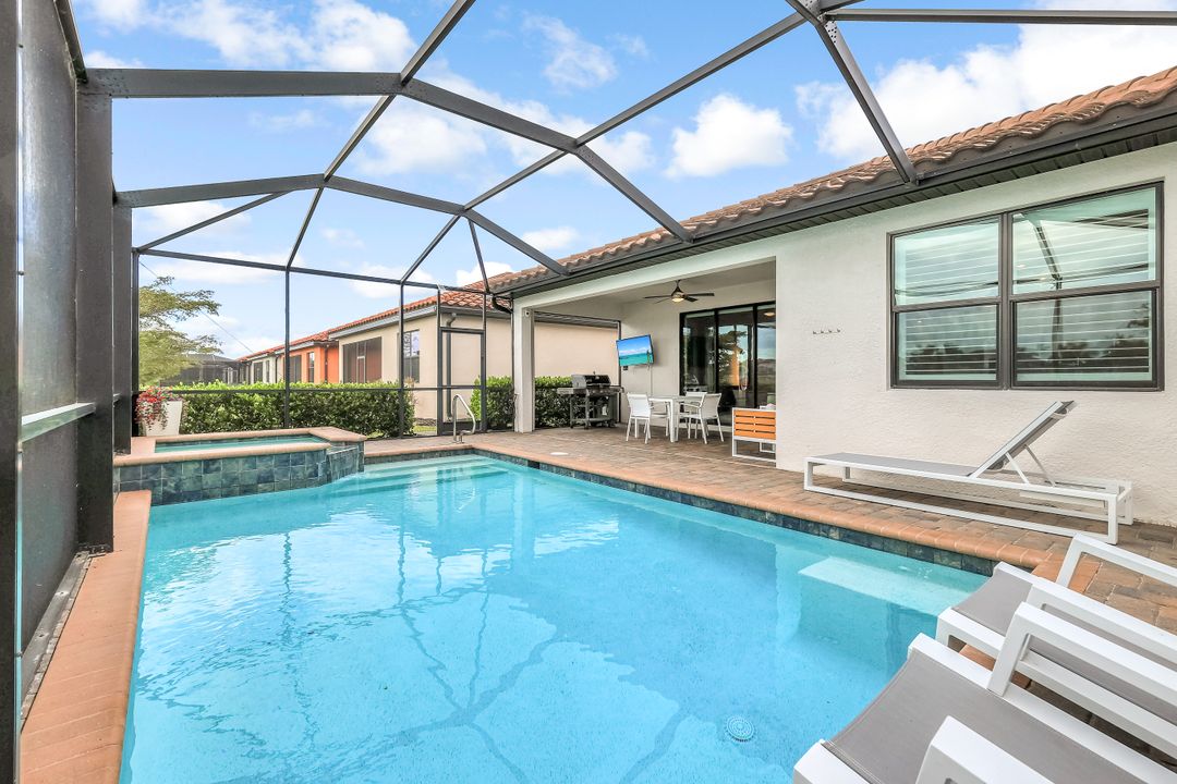 1603 Santiago Cir, Naples, FL 34113