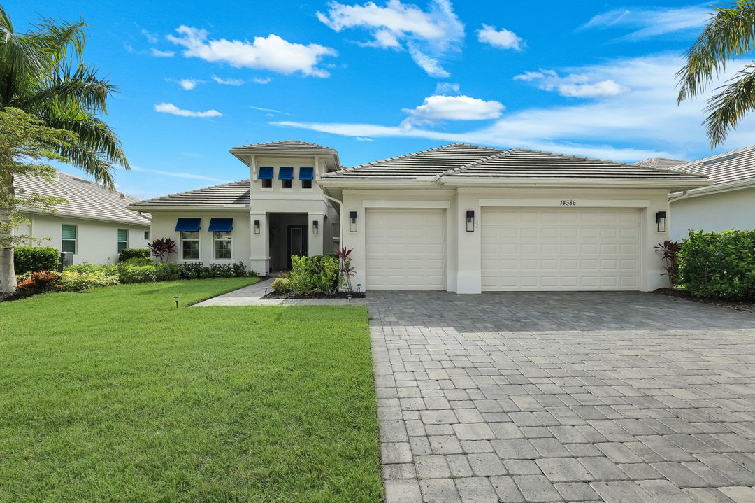 14386 Laguna Spgs Ln, Naples, FL 34114