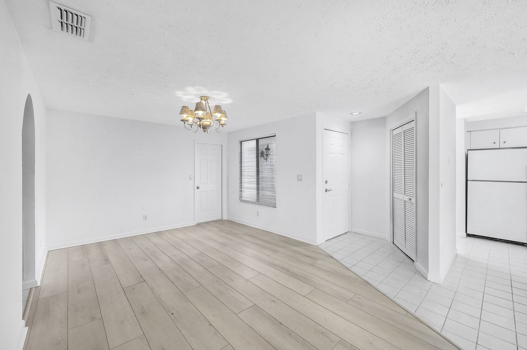 2182 Anchorage Ln  #A, Naples, FL 34104