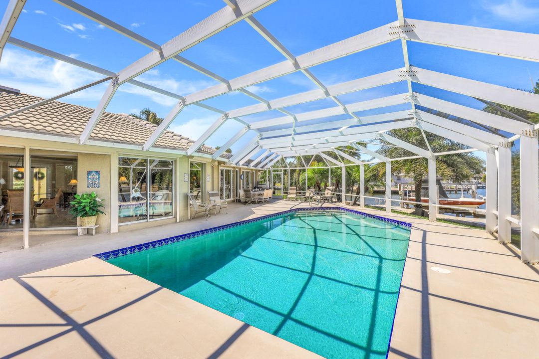 1894 Woodbine Ct, Marco Island, FL 34145