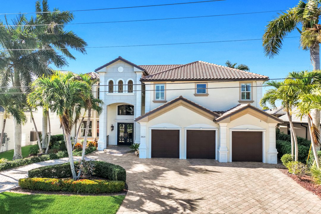 3820 Surfside Blvd, Cape Coral, FL 33914