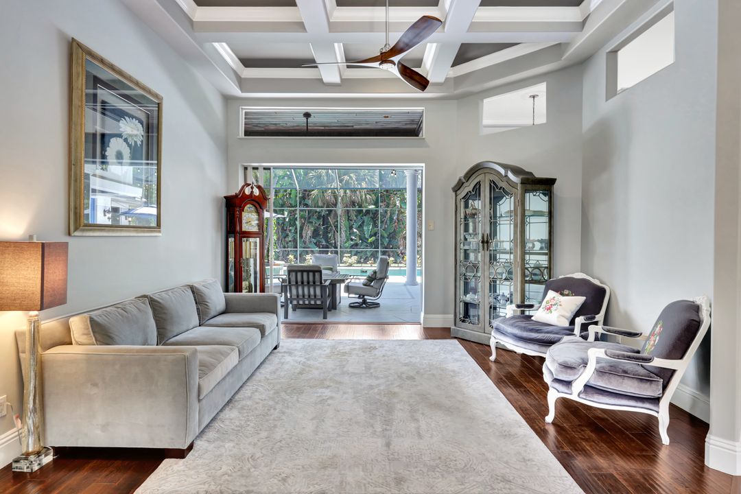 9833 Clear Lake Cir, Naples, FL 34109