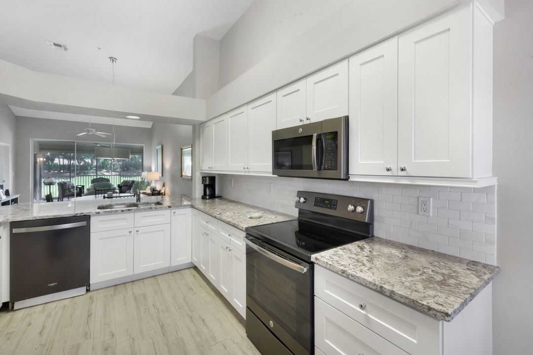 2235 Chesterbrook Ct #203, Naples, FL 34109