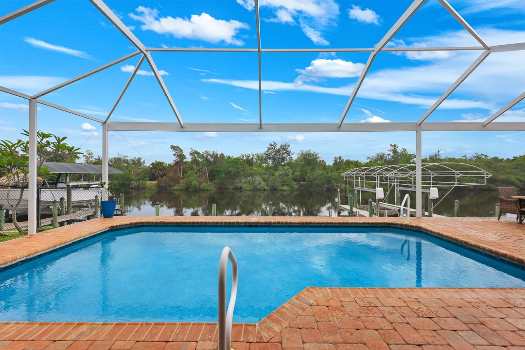 2309 SE 20th Pl, Cape Coral, FL 33990